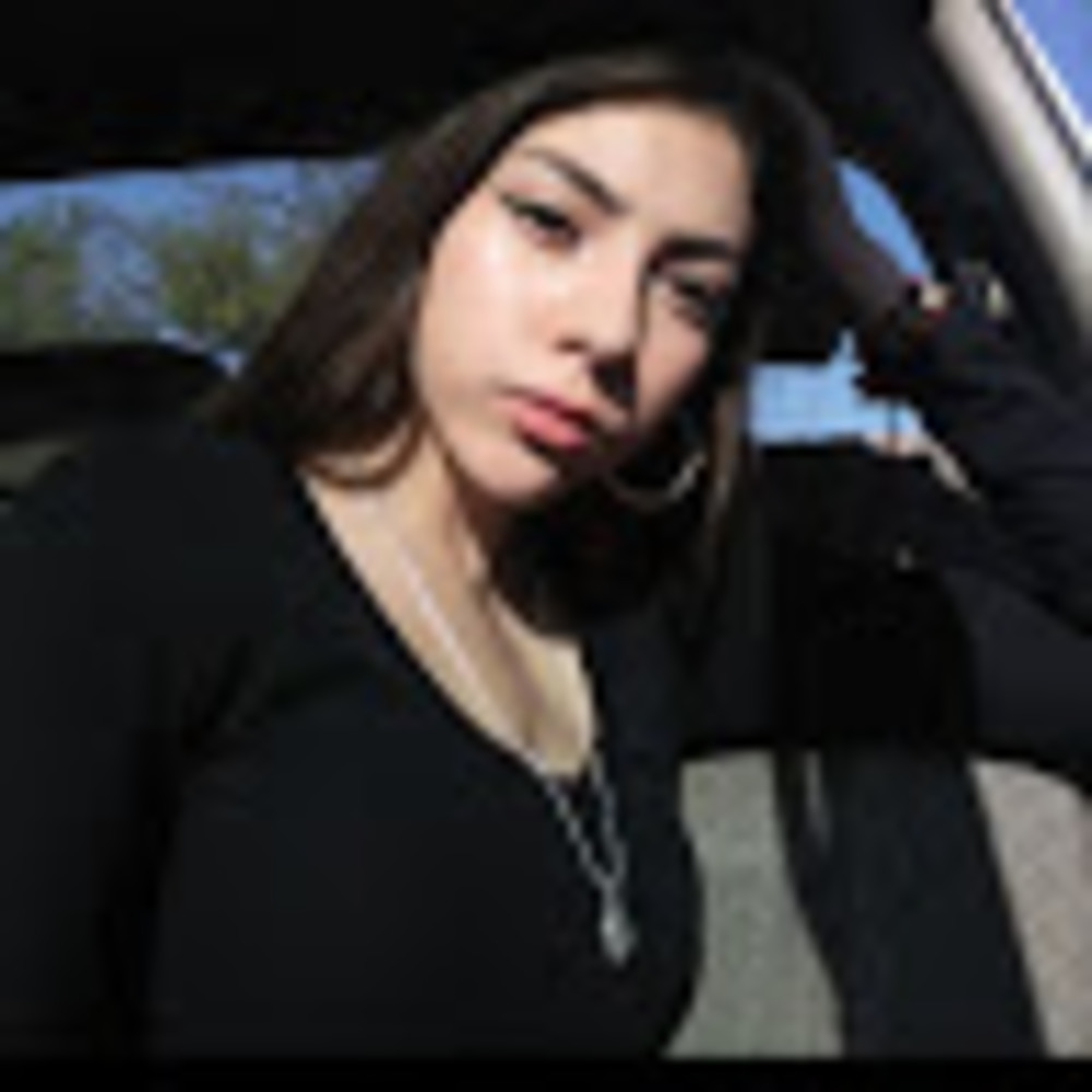 Meet your Posher, Abril
